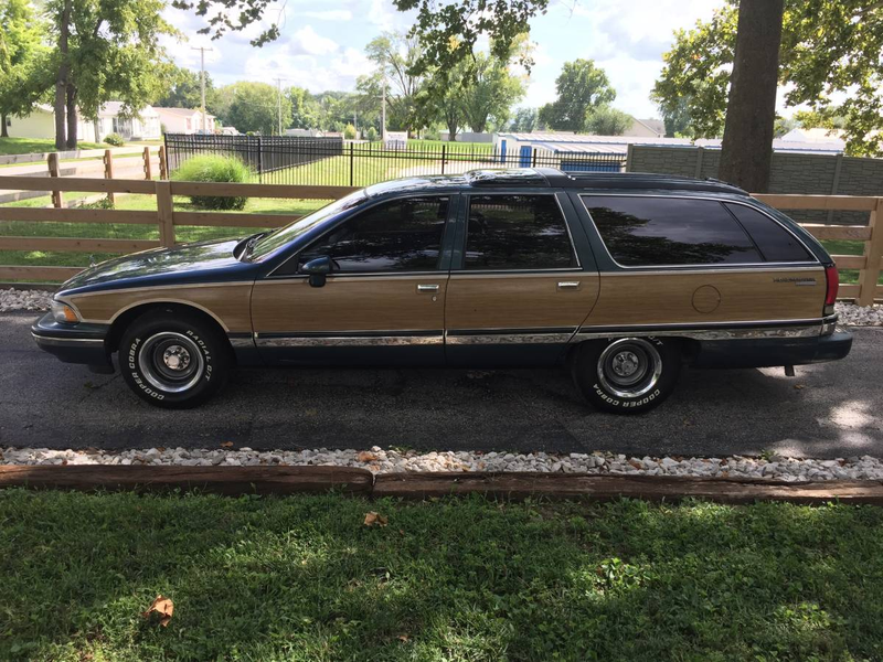 Illustration for article titled At $6,000, Would You Master the Road in This 1994 Buick Roadmaster?